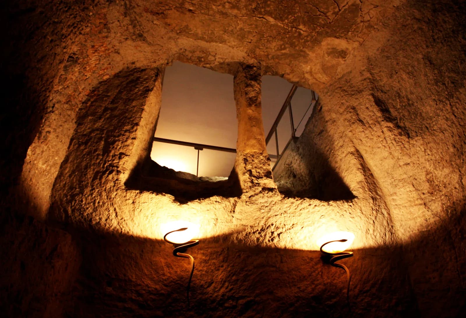 הבור החצוב ("הבור הקדוש") מתחת לכנסיית פטרוס אין גליקנטו