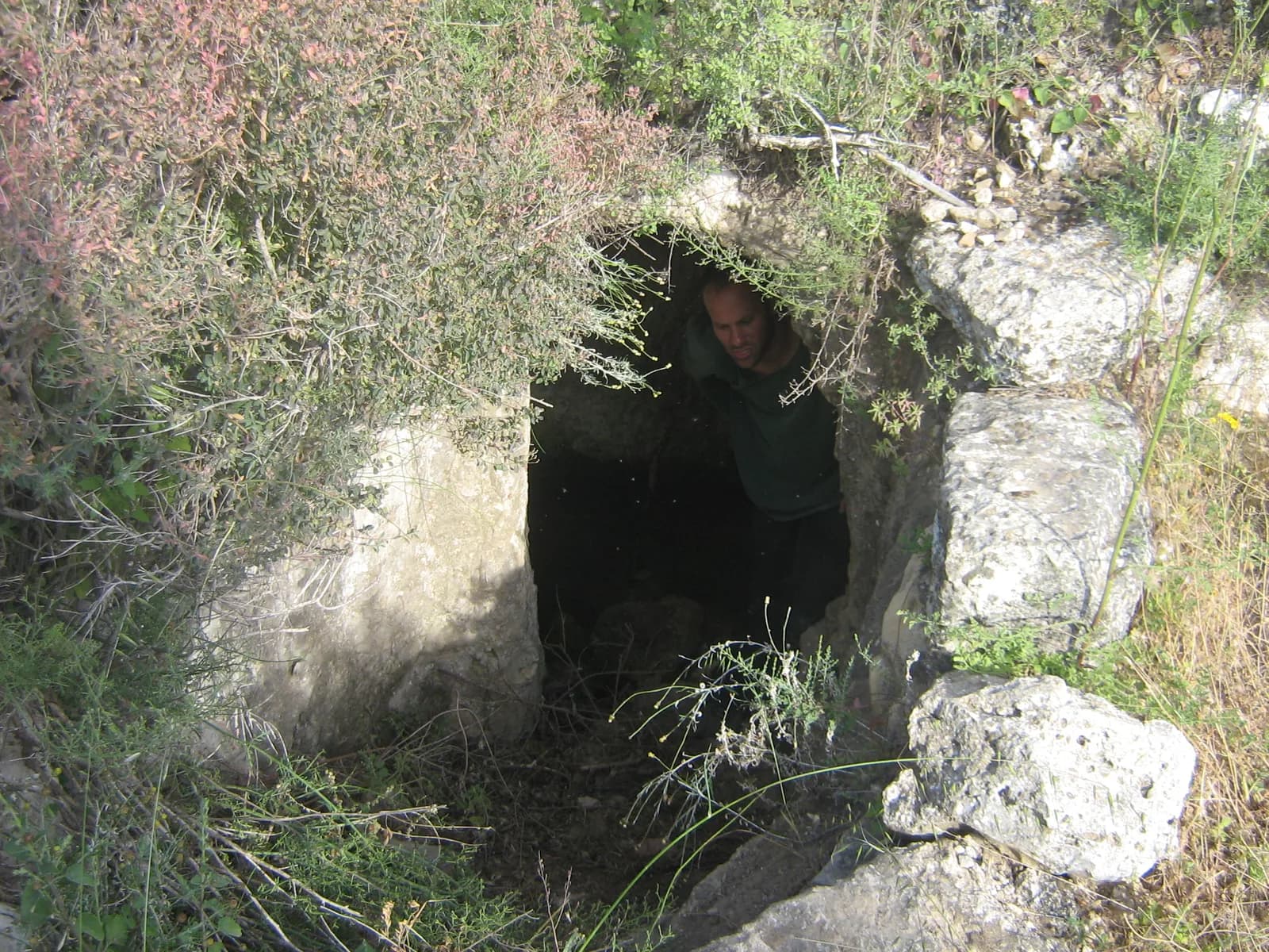 פתח מקווה הטהרה החצוב בחורבת פצה (2007)